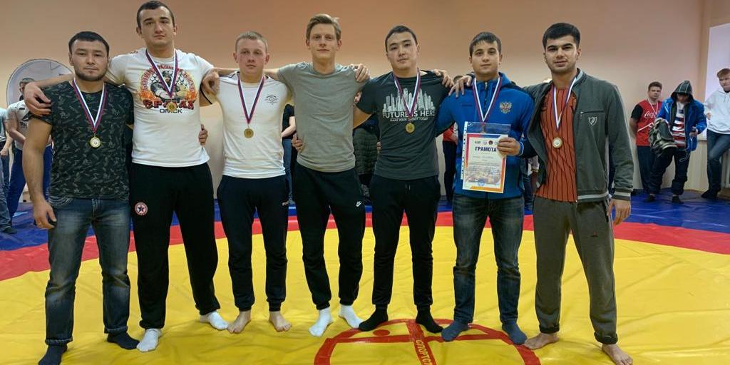 Команда СибАДИ победитель чемпионата на грепплингу