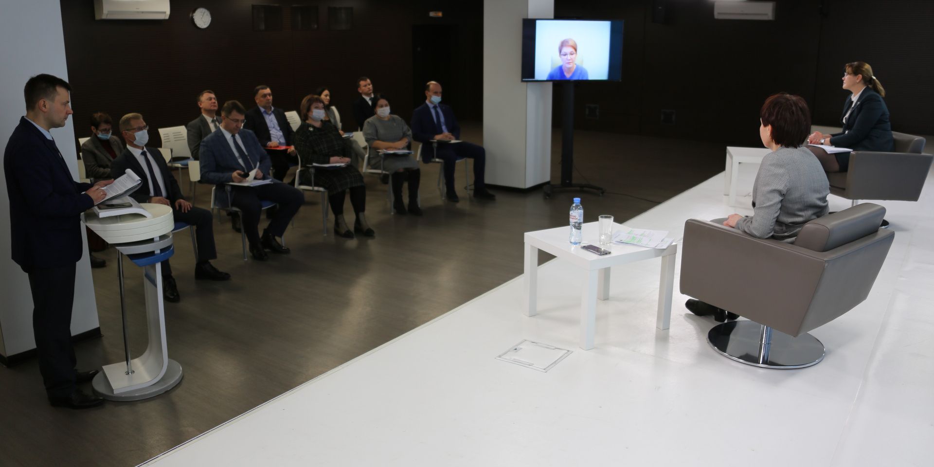 Ректор СибАДИ на областном родительском собрании