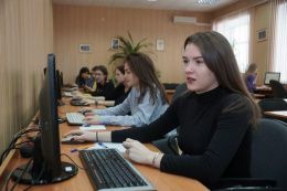 Абитуриент! Спеши записаться на подготовительные курсы.