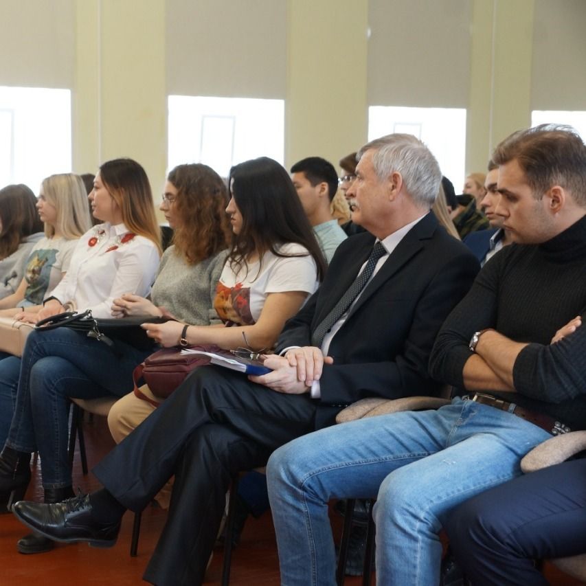 Ректор А.П. Жигадло провел совещания  с сотрудниками и студентами вуза